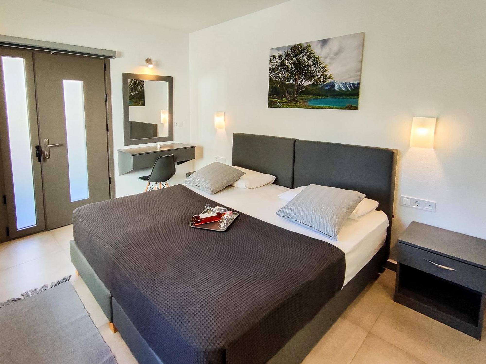 Anna And Jimmy's Apartment Skiathos Town